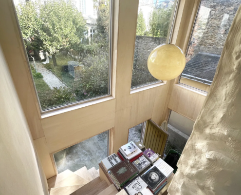 Cage d'escalier extérieure en ossature bois, extension de maison ancienne à Nantes